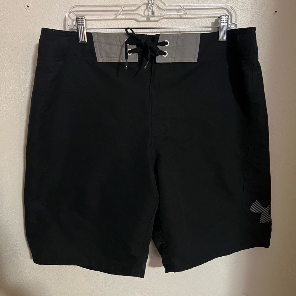 UNDER ARMOUR Classic Casual Lightweight Board Shorts Black Grey‎ Men's Size 36